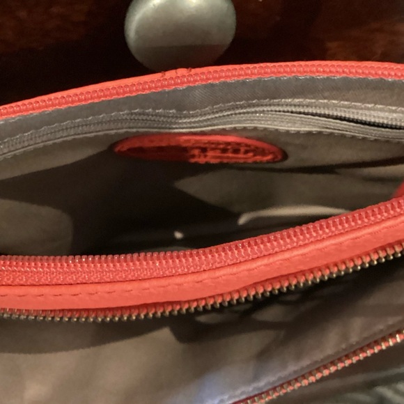 Fossil Vibrant Melon Leather Crossbody Bag in EUC - Picture 9 of 10